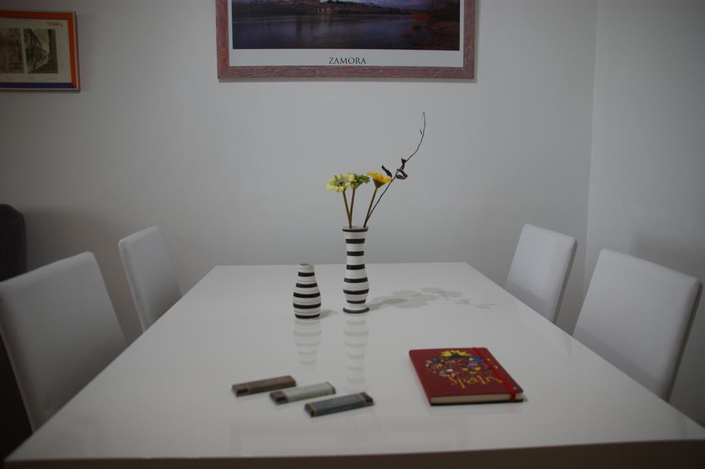 Apartamentos La Muralla Θαμόρα Δωμάτιο φωτογραφία